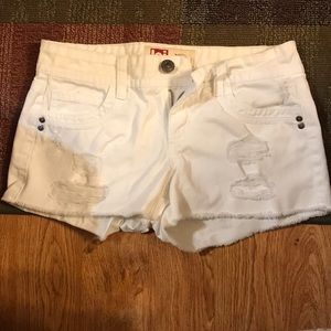 l.e.i Ashley low-rise shorts with destressed holes